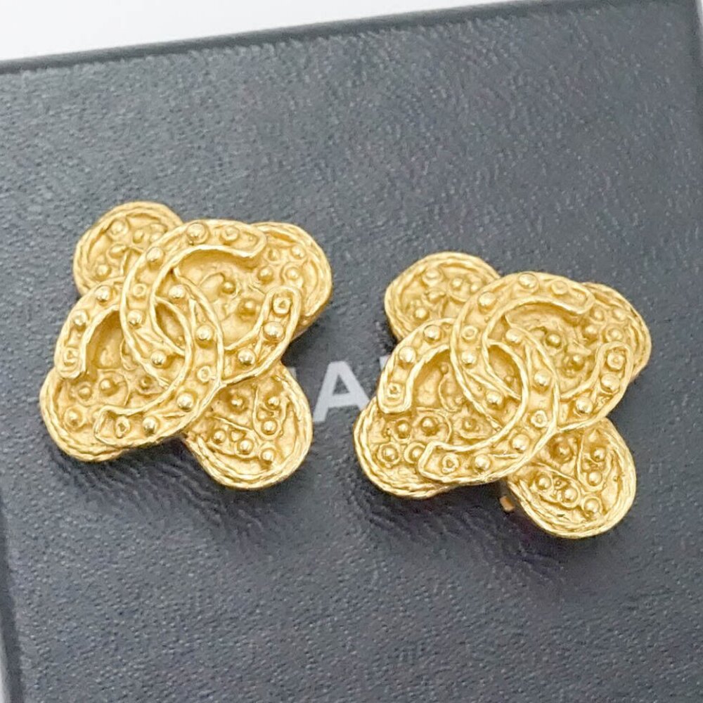 CHANEL CC Logos Cross Clip-On Earrings Gold Tone 94A Auth w/Box e1104
